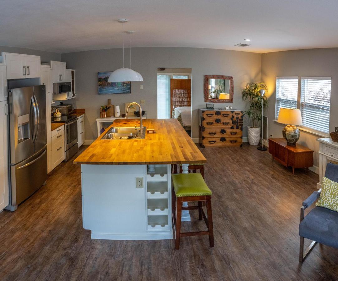 Clementine'S Guest House & Vacation Rentals Astoria Exterior foto